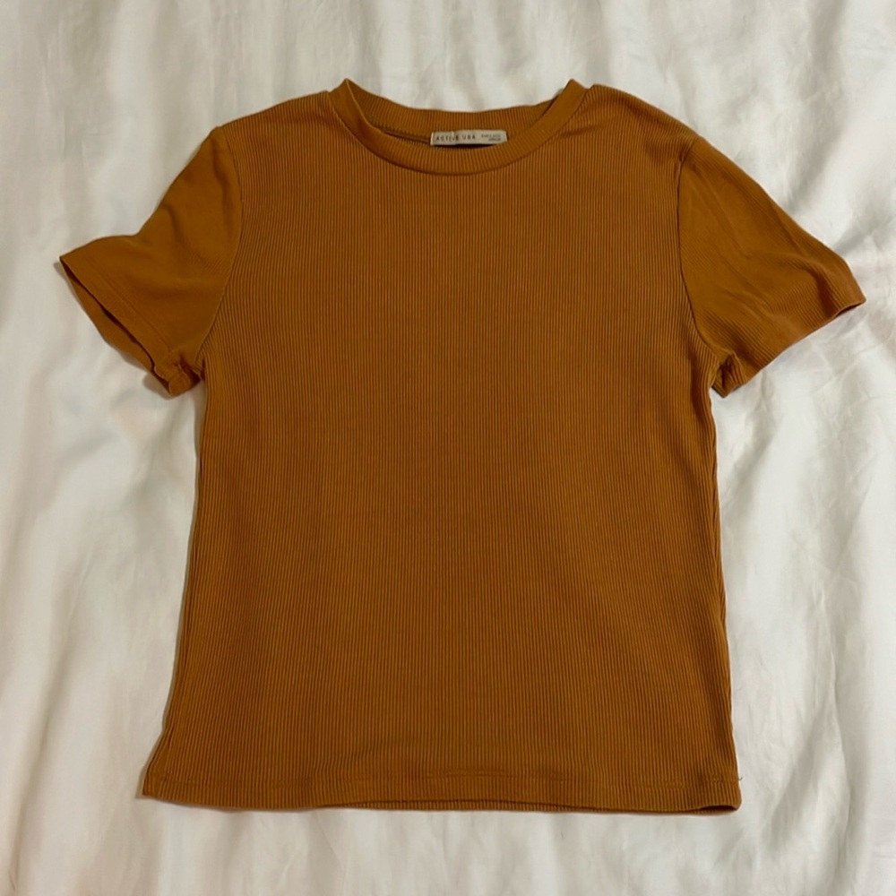 Orange tee